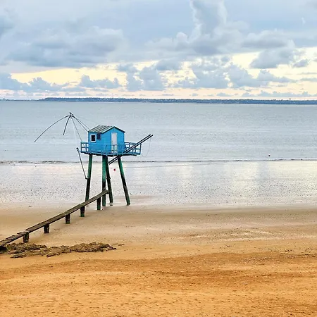 Chez Karine Et Rodolphe La Cosy, Piscines, Holiday home